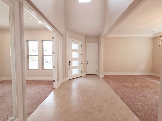 Empty room, Interior, Pendant Lights, Recessed Lighting