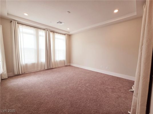 Empty room, Interior, Recessed Lighting