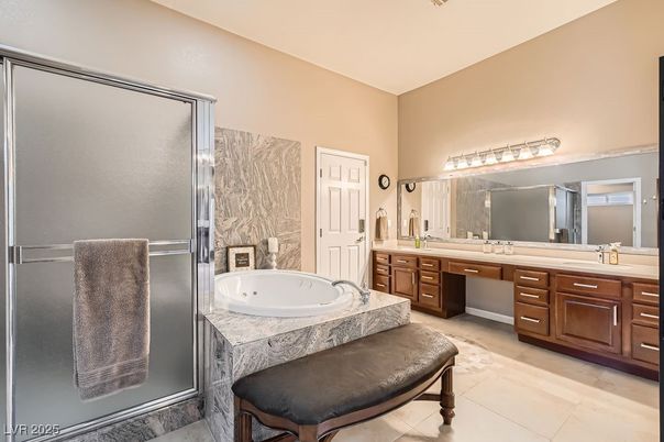 Bathroom, Dual Sink Vanities, Interior
