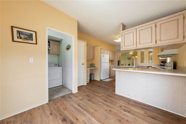 Interior, Kitchen, Washer, Wood Texture Flooring