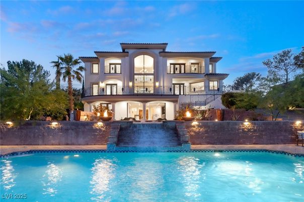 Exterior, Facade, Pool, Mediterranean