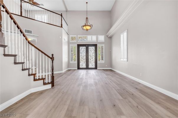 Interior, Pendant Lights, Wood Texture Flooring