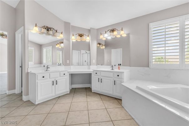 Bathroom, Dual Sink Vanities, Interior