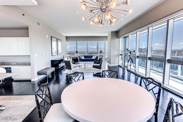 Chandelier, Dining room, Interior, Living room, Pendant Lights, Wood Texture Flooring
