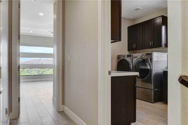 Interior, Recessed Lighting, Washer, Wood Texture Flooring