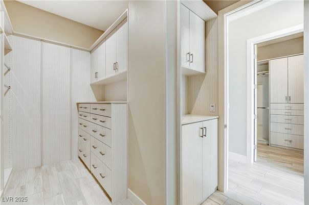 Interior, Walk-in Closets, Wood Texture Flooring