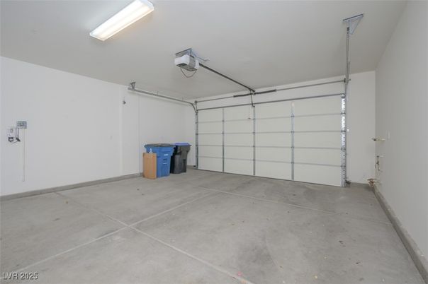 Garage, Interior