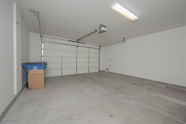 Garage, Interior