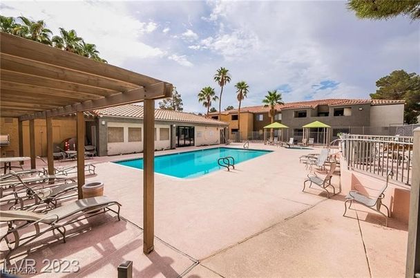 Exterior, Pool