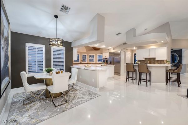 Dining room, Interior, Kitchen, Pendant Lights, Recessed Lighting, Stainless Steel Appliances