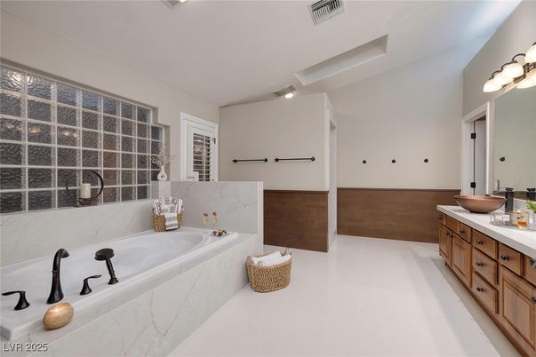 Bathroom, Dual Sink Vanities, Interior