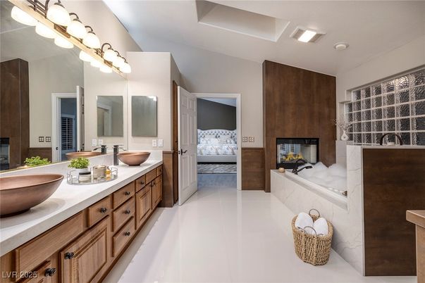 Bathroom, Bedroom, Dual Sink Vanities, Interior