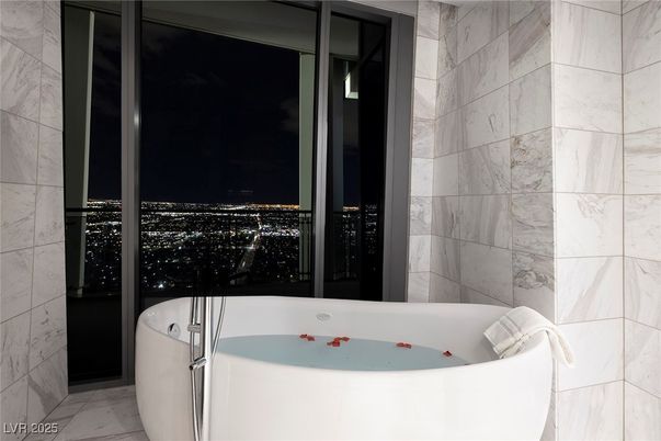Bathroom, Free Standing Baths, Interior, Marble, Marble Walls