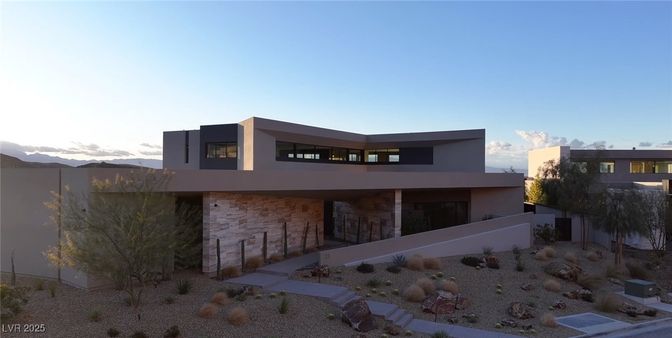 Exterior, Facade, Modern