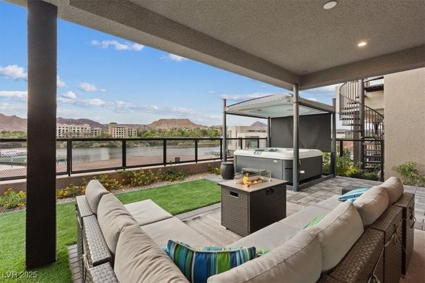 Exterior, Hot Tub