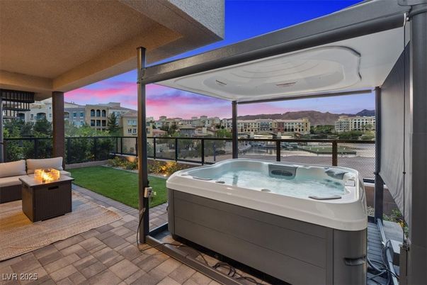 Exterior, Hot Tub