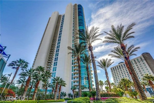 Exterior, Facade, Condo Building
