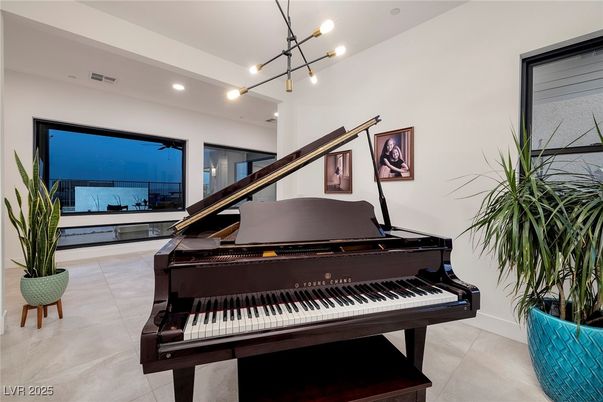 Interior, Pendant Lights, Piano, Recessed Lighting