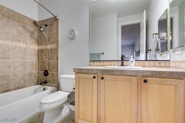 Bathroom, Interior, Tile Countertops