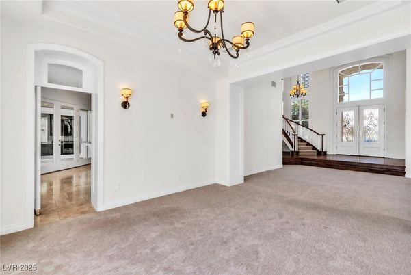 Chandelier, Interior