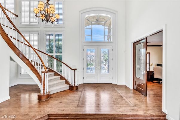 Chandelier, Interior, Wood Texture Flooring