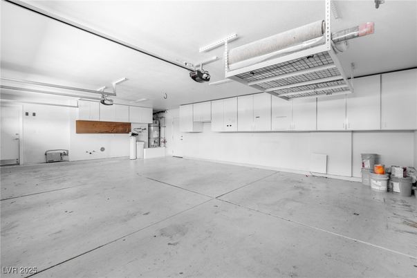 Garage, Interior