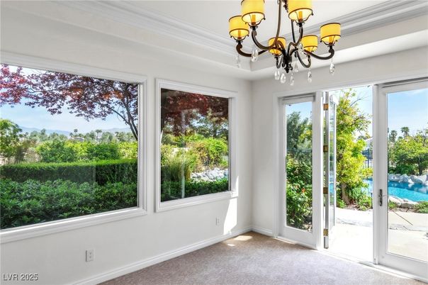 Chandelier, Empty room, Interior, Sun Room