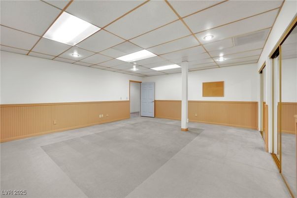 Empty room, Interior, Recessed Lighting