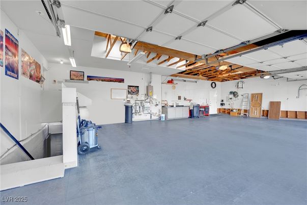 Garage, Interior, Washer