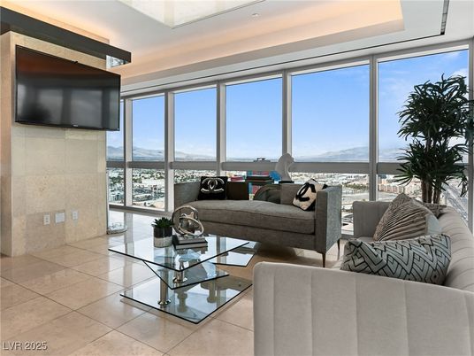 Interior, Living room, Water