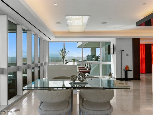 Dining room, Interior, Recessed Lighting