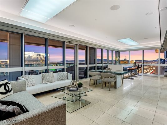 Dining room, Interior, Living room, Recessed Lighting