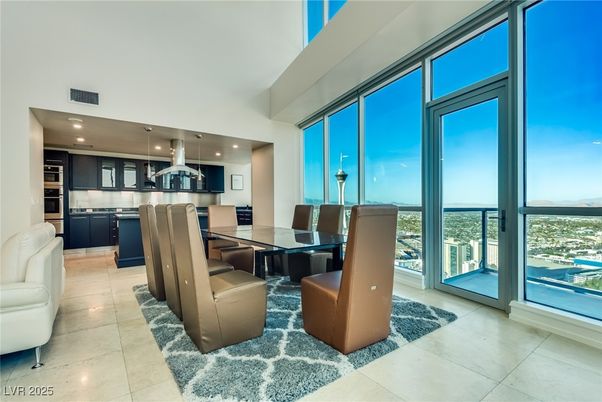 Dining room, Interior, Kitchen, Pendant Lights, Recessed Lighting, Stainless Steel Appliances, Water