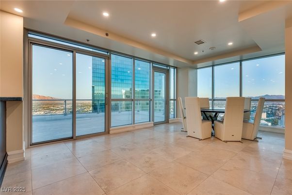 Dining room, Interior, Recessed Lighting