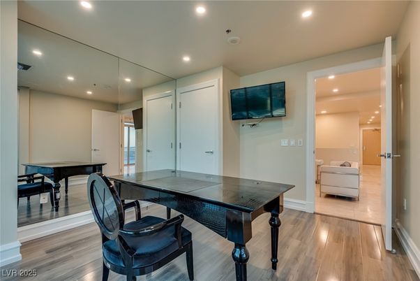 Interior, Recessed Lighting, Wood Texture Flooring