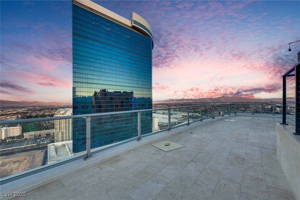 Exterior, Other, Skyline