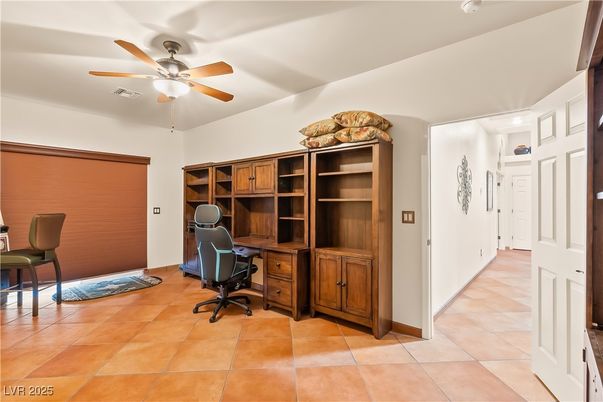 Home Office, Interior