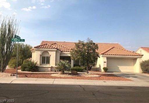 Attached, Exterior, Facade, Mediterranean