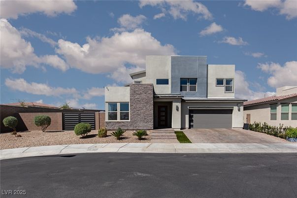 Attached, Exterior, Facade, Modern