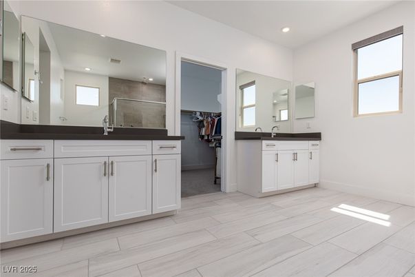 Bathroom, Dual Sink Vanities, Interior, Recessed Lighting