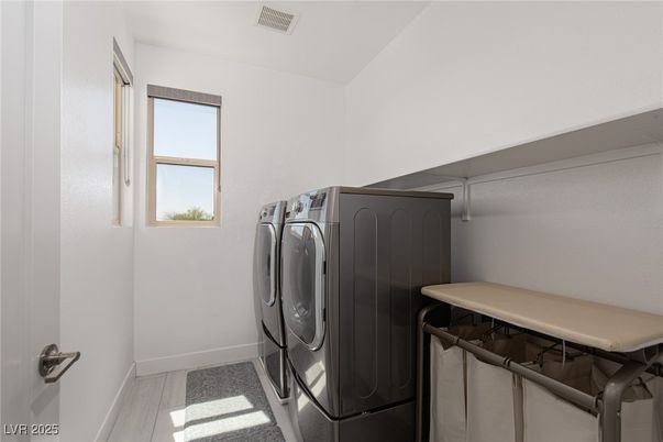 Interior, Washer, Wood Texture Flooring