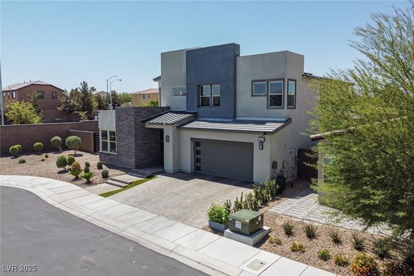 Attached, Exterior, Facade, Modern
