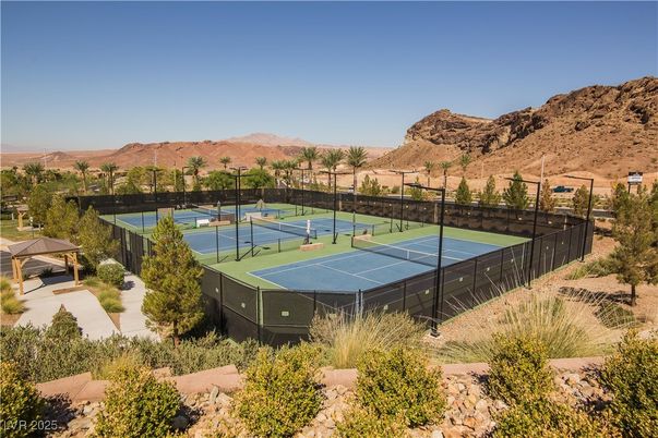 Exterior, Tennis Courts