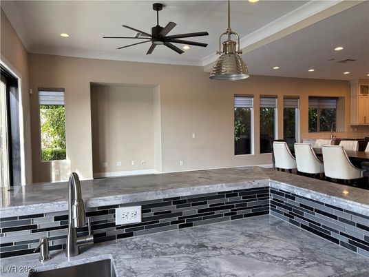 Dining room, Interior, Pendant Lights, Recessed Lighting