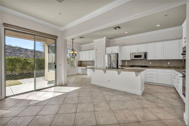 Chandelier, Interior, Kitchen, Recessed Lighting, Stainless Steel Appliances