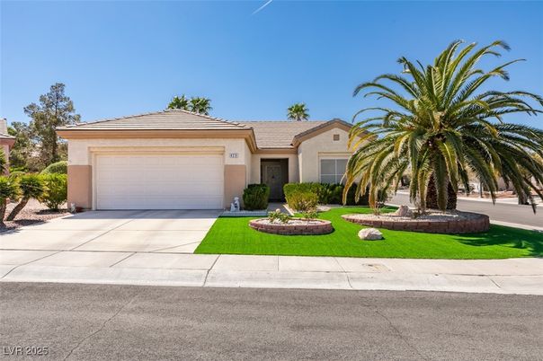 Attached, Exterior, Facade, Ranch