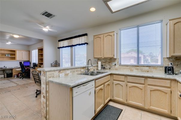 Dining room, Interior, Kitchen, Recessed Lighting