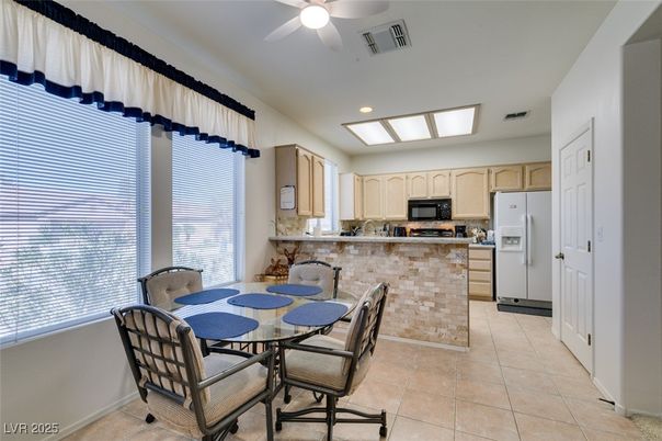 Dining room, Interior, Kitchen, Recessed Lighting