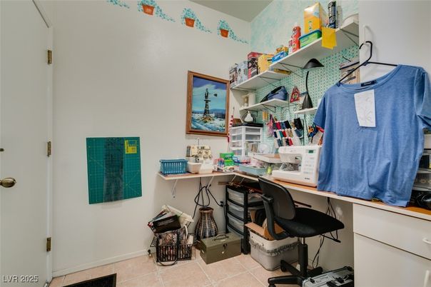 Home Office, Interior