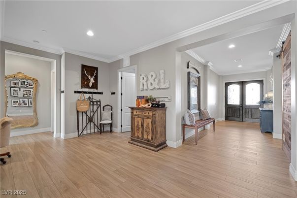 Interior, Recessed Lighting, Wood Texture Flooring